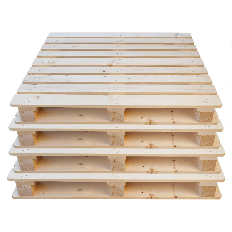 Paletas de madera de cuatro vías para el transporte de mercancías