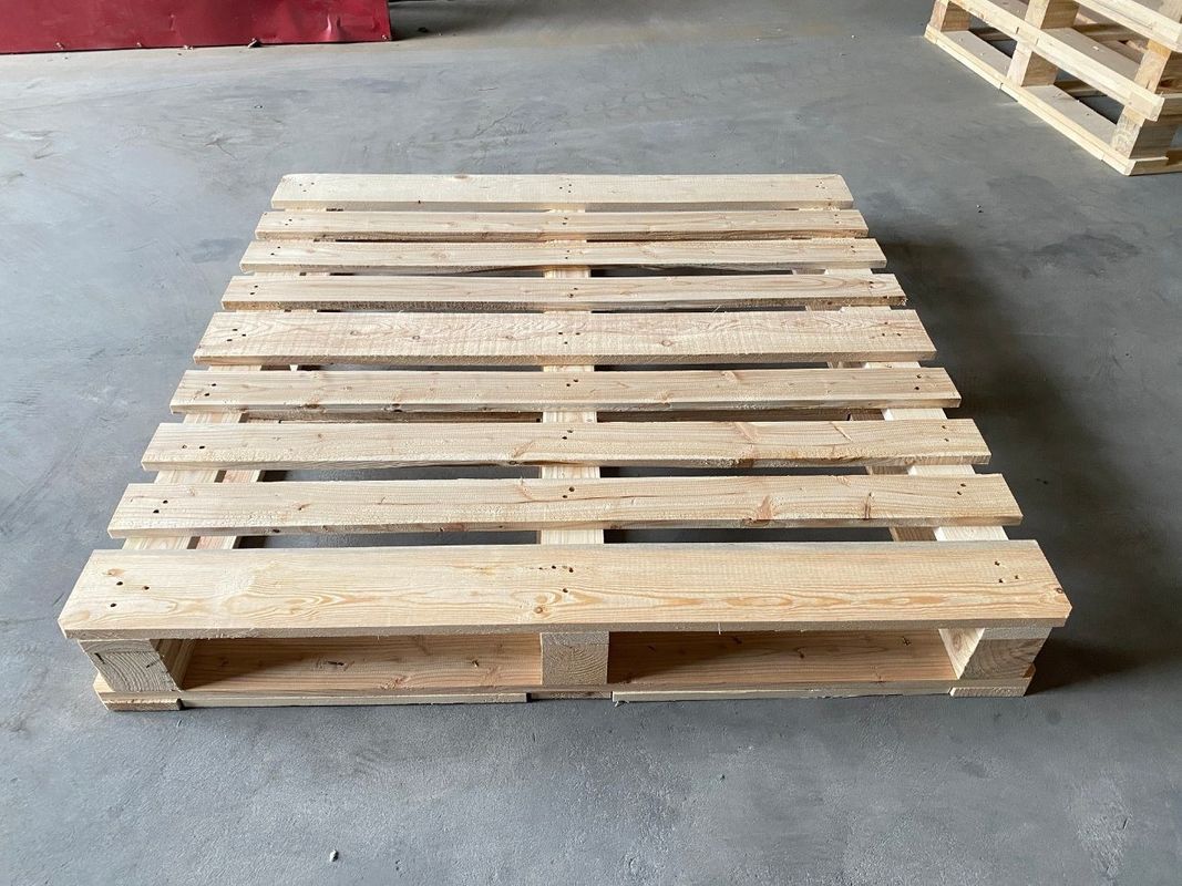 Paletas de madera sólida tratadas térmicamente Paletas duraderas de cuatro vías para carretillas elevadoras