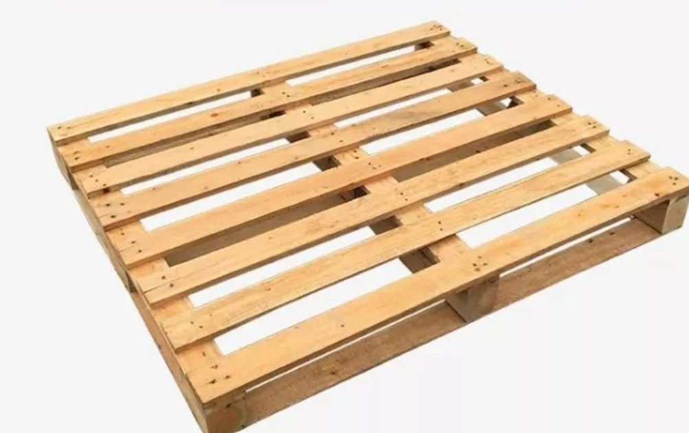 Paletas de madera sólida tratadas térmicamente Paletas duraderas de cuatro vías para carretillas elevadoras