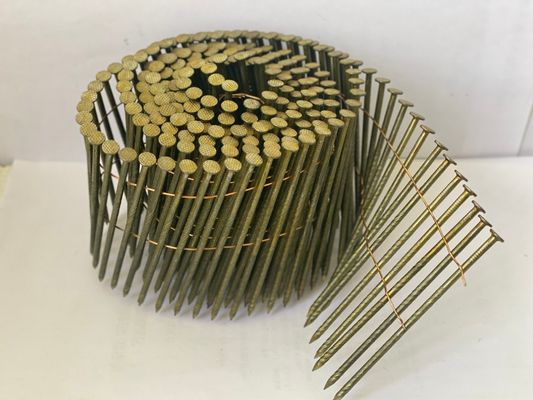 Buen precio Clavos de bobina galvanizados amarillos para la construcción de palés en línea